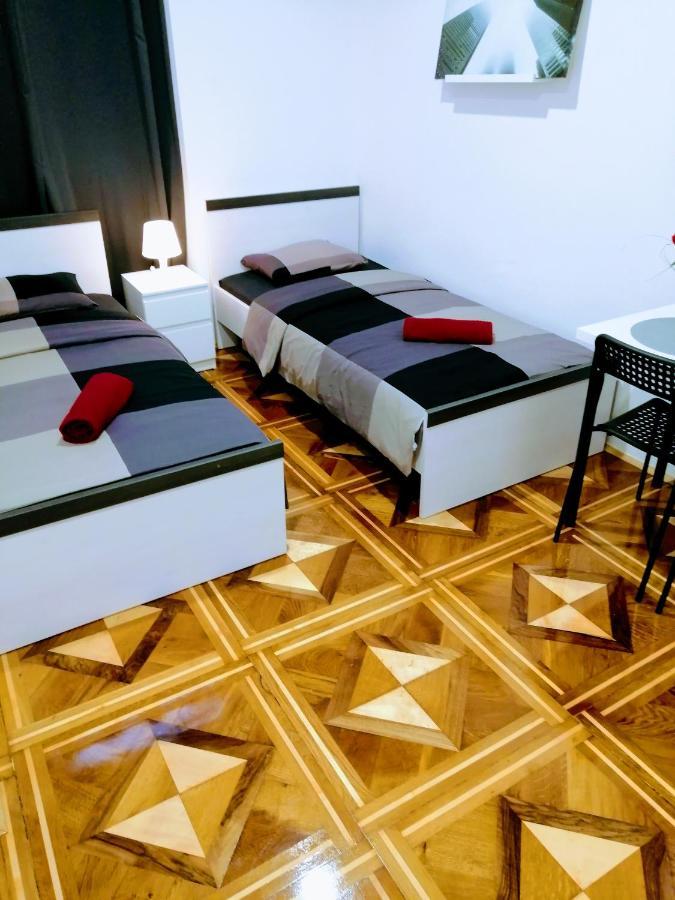 Zpula Center Studio Apartments Εξωτερικό φωτογραφία