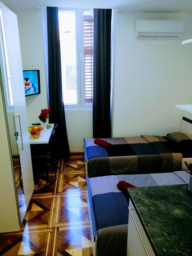 Zpula Center Studio Apartments Εξωτερικό φωτογραφία