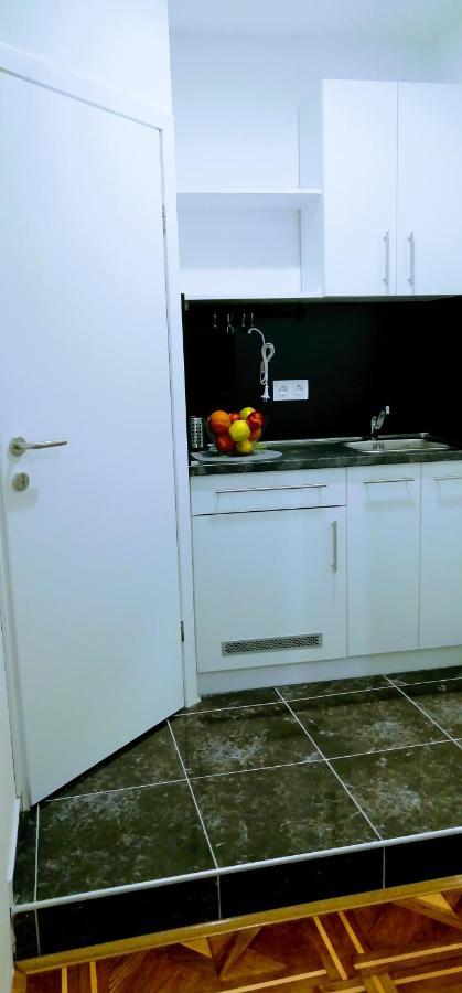 Zpula Center Studio Apartments Εξωτερικό φωτογραφία