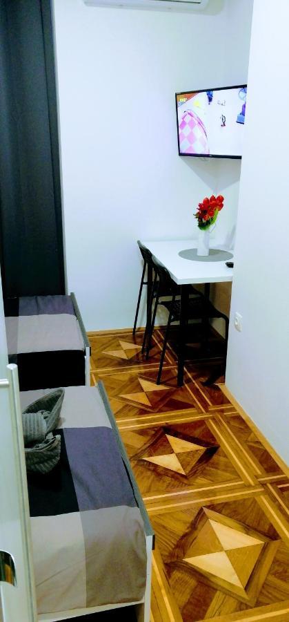 Zpula Center Studio Apartments Εξωτερικό φωτογραφία